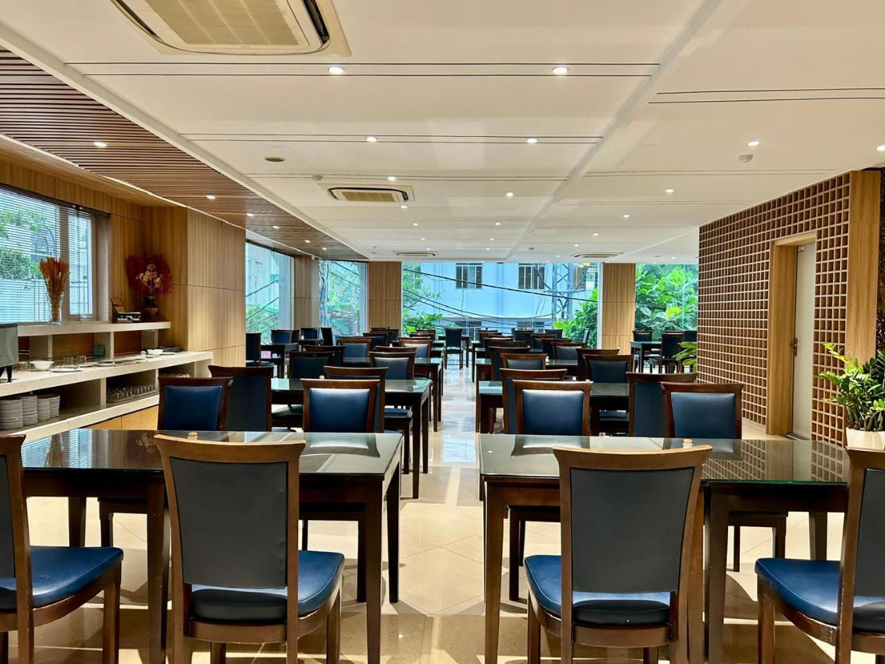 Khách sạn Starlet Nha Trang
